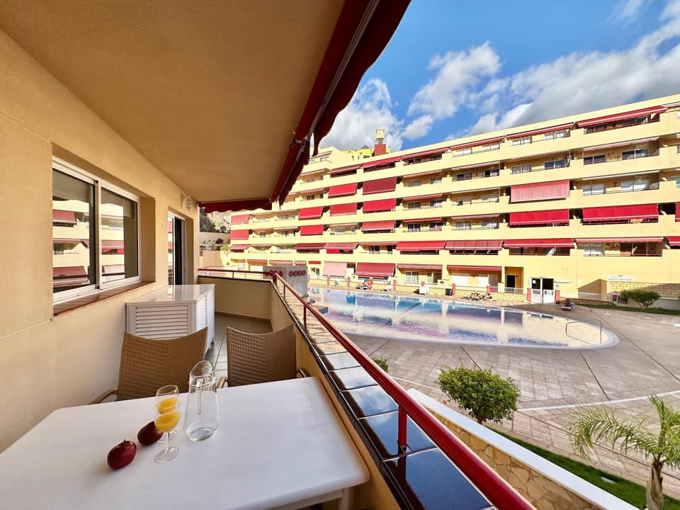 Balcony/Terrace, Seating area, Dining area, Pool view