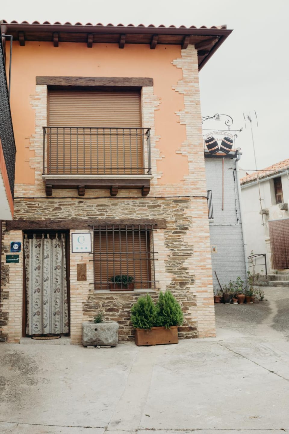 Facade/entrance