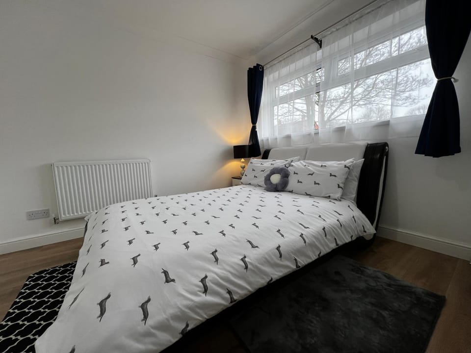 Bed, Bedroom, internet