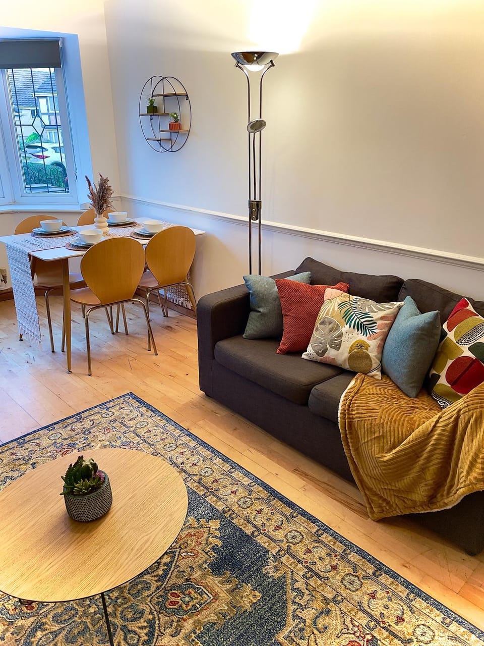Living room, Dining area