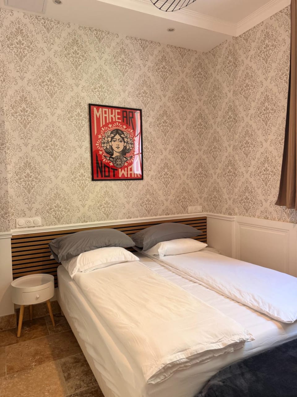 Bed, Photo of the whole room