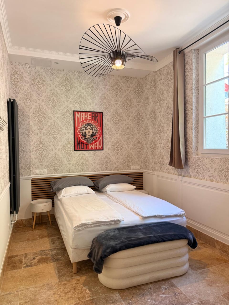 Photo of the whole room, Bedroom