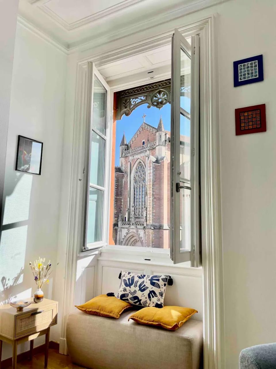 Living room, City view