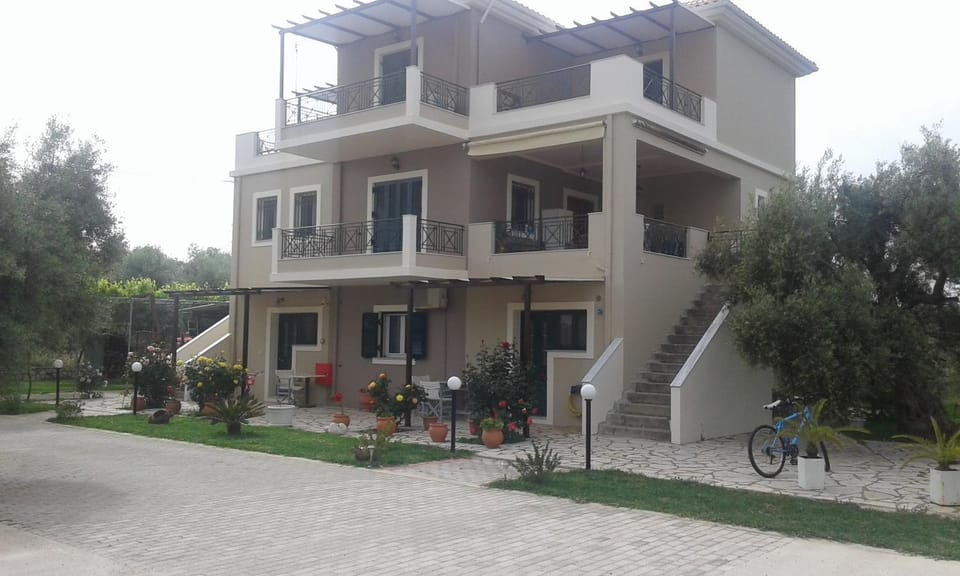 Property building, Facade/entrance