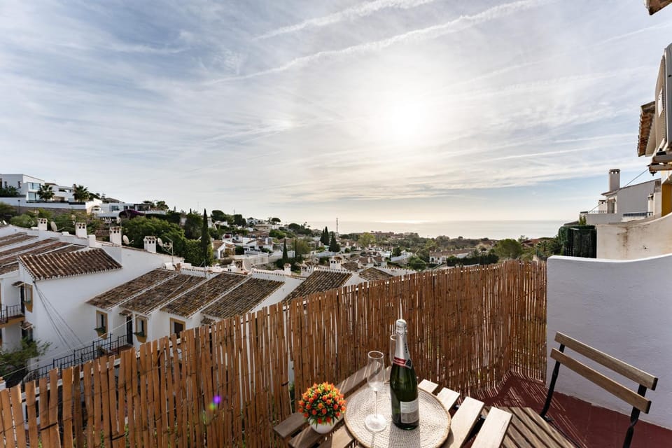 Property building, Day, Natural landscape, View (from property/room), Balcony/Terrace, Balcony/Terrace, City view, Sea view