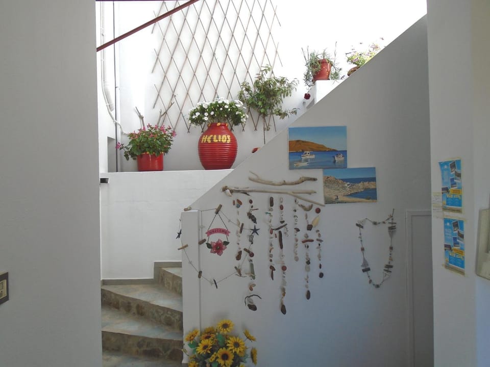Helios Serifos Bed and Breakfast in Milos