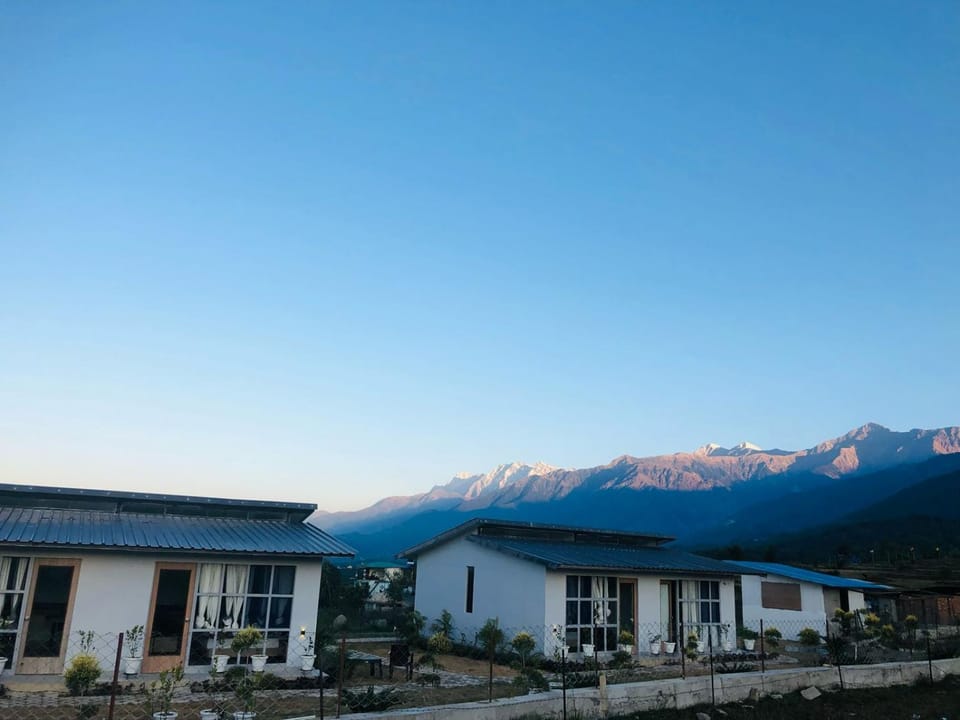 Property building, Garden, View (from property/room), Garden view, Garden view, Mountain view, Mountain view, Inner courtyard view