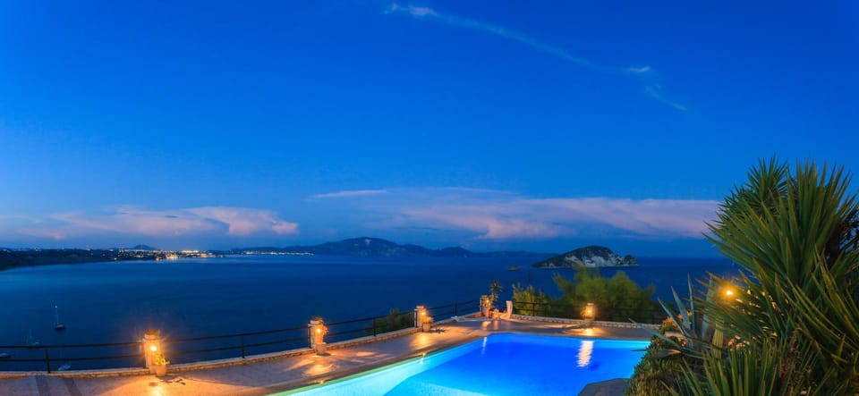 Property building, BBQ facilities, Garden, Balcony/Terrace, Banquet/Function facilities, Garden view, Landmark view, Pool view, Sea view, Swimming pool
