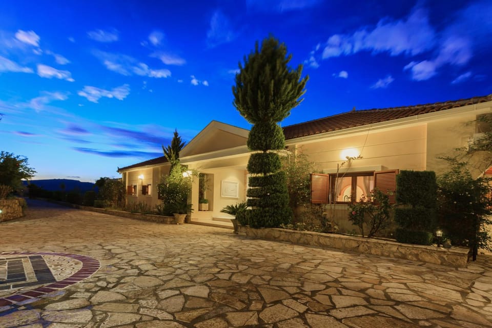 Facade/entrance, Garden, Mountain view