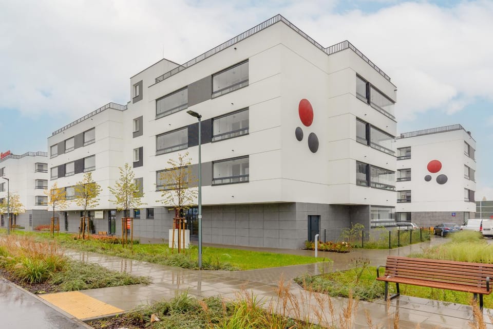 Property building, Off site, Location