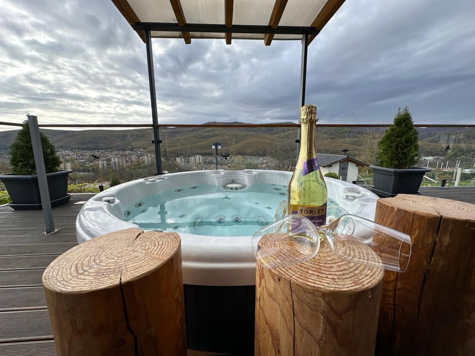 Hot Tub, View (from property/room), Mountain view