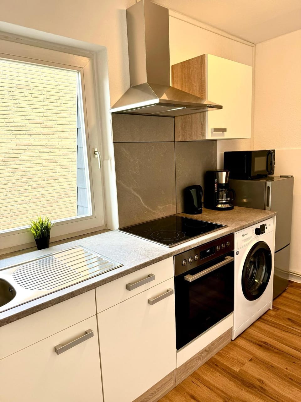 Coffee/tea facilities, Kitchen or kitchenette, washing machine