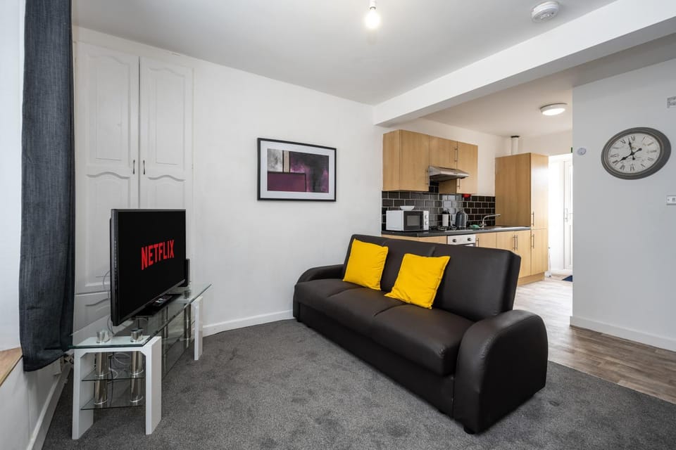 Kitchen or kitchenette, Seating area