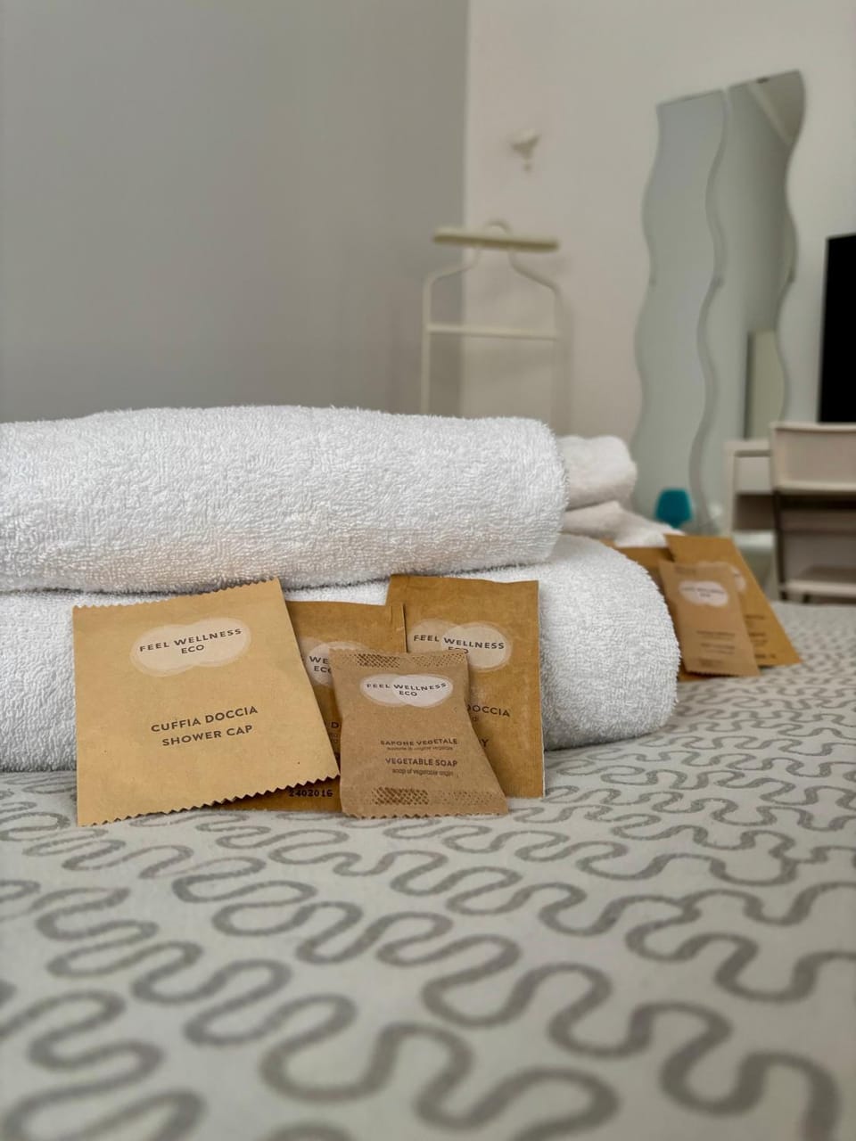 Bed, Decorative detail, Bedroom, towels