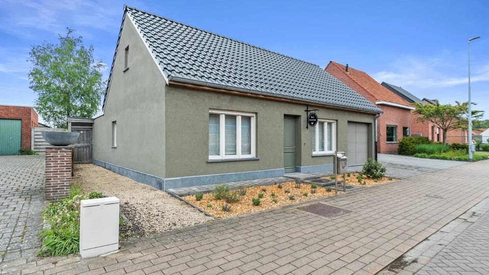 Property building, Street view