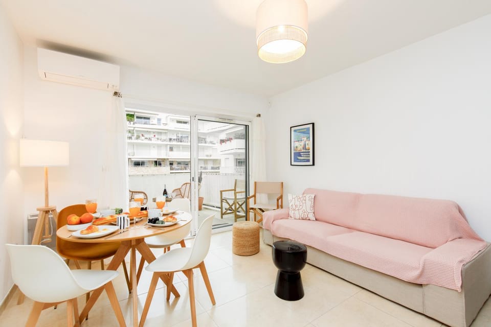 Cannes Victoria YourHostHelper Apartment in Cannes