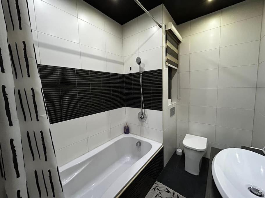 Toilet, Bathroom, Bath