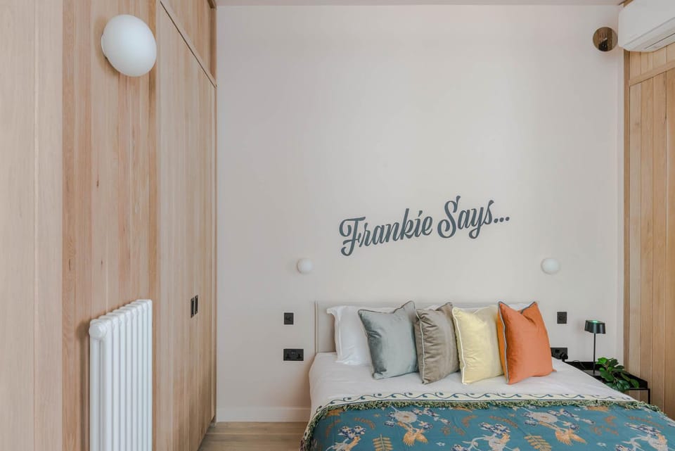 Chic 1BR Soho Flat - AC - Brewer St - Sleeps 4 Apartment in City of Westminster
