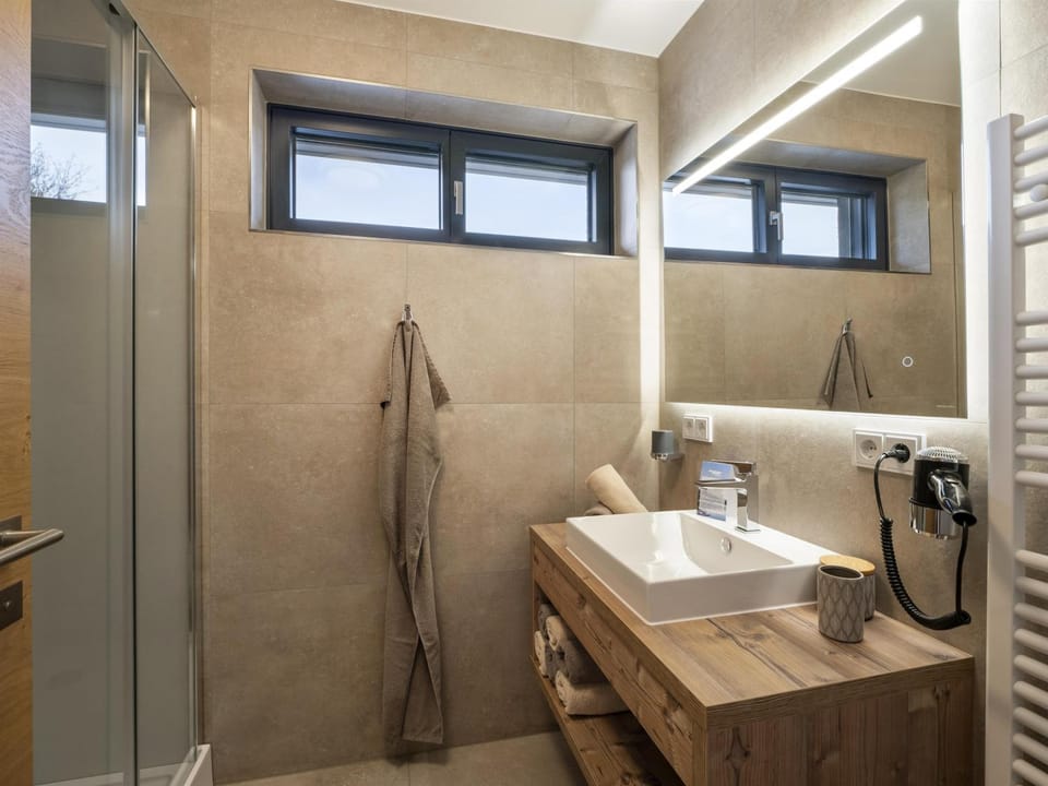 Shower, Bathroom, towels