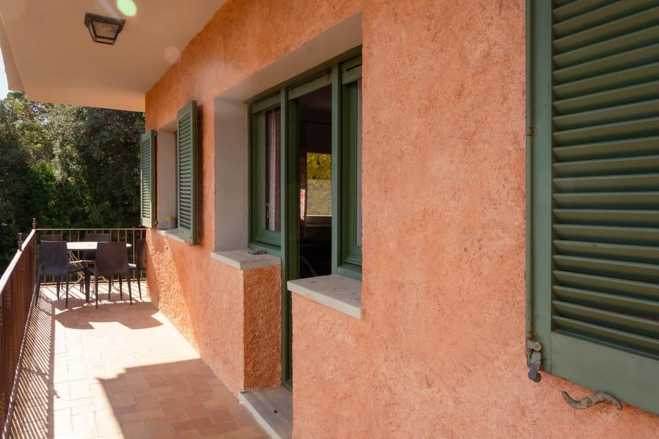 Property building, Balcony/Terrace