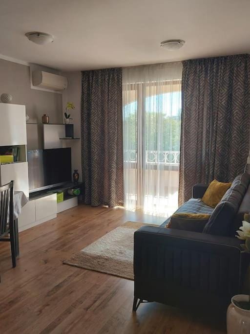 Прекрасные апартаменты с видом на море в центре Apartment in Varna Province
