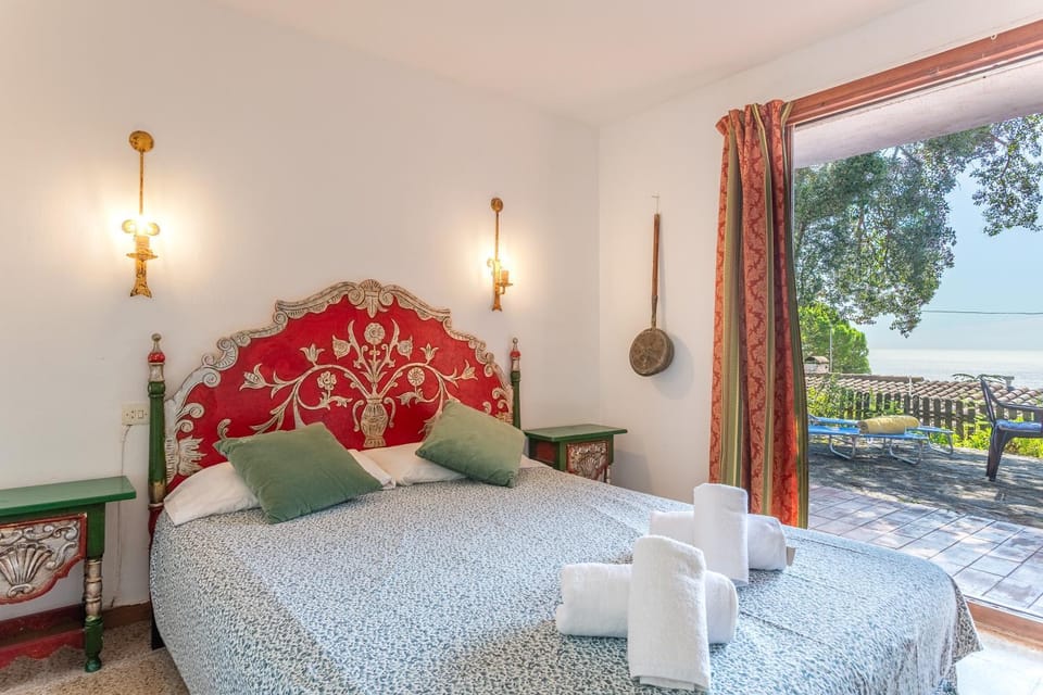 Property building, Living room, Bedroom