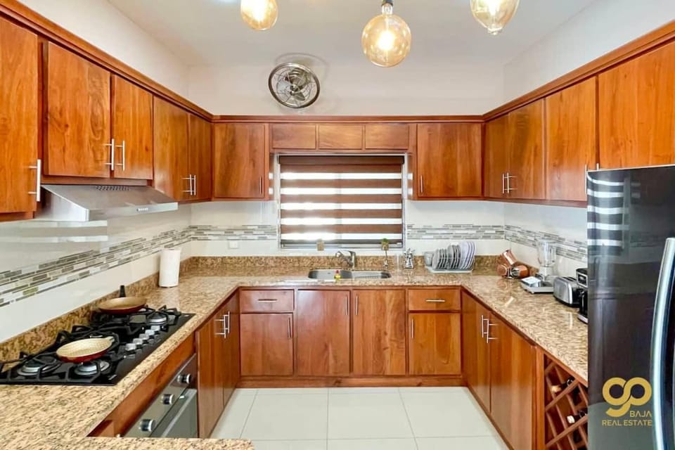 Spacious Downtown Stay 6 Blocks from Malecón House in La Paz