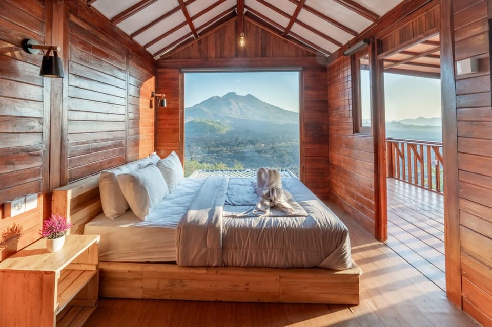 Day, Natural landscape, View (from property/room), Balcony/Terrace, Living room, Seating area, Mountain view