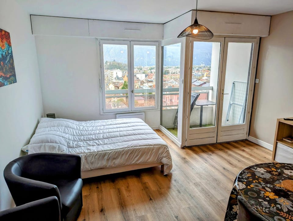 Studio avec vue lac au centre ville proche des Thermes Apartment in Aix-les-Bains
