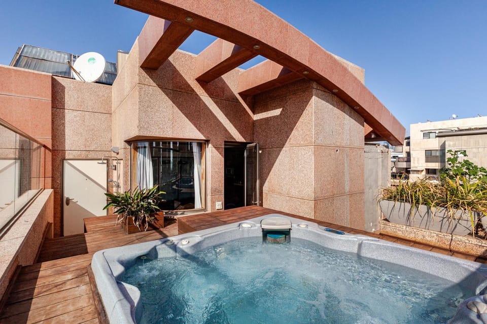 Hot Tub
