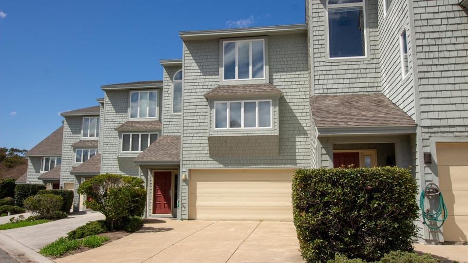 Oceanside, close to beach, Community Pools, Community Tennis, 643, Ocean Dream House in Corolla