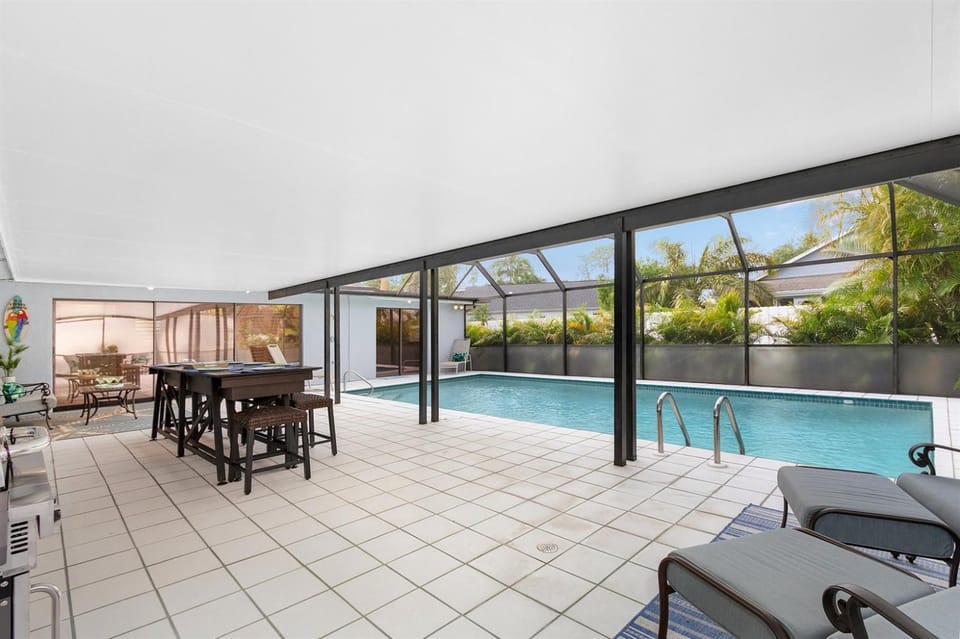 Naples Luxury 5BDRM HomeHtd PoolSuperCleanPets House in Naples