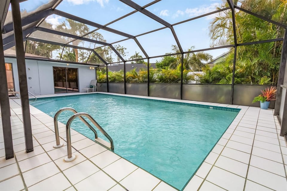 Naples Luxury 5BDRM HomeHtd PoolSuperCleanPets House in Naples