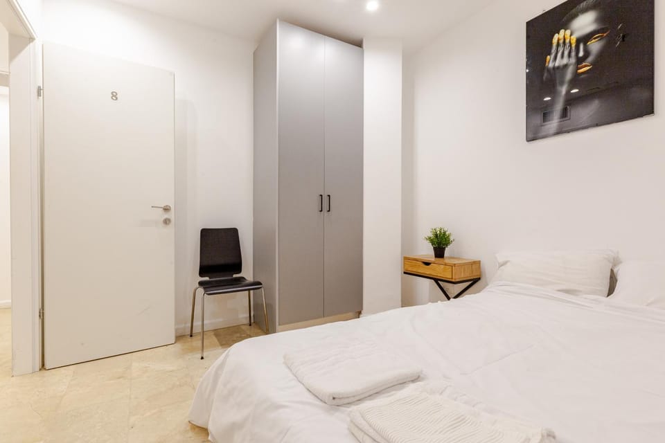Bed, Photo of the whole room, Bedroom, wardrobe