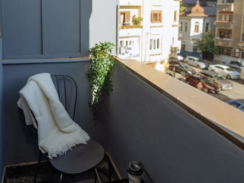 Day, View (from property/room), Balcony/Terrace, City view, Location, Parking