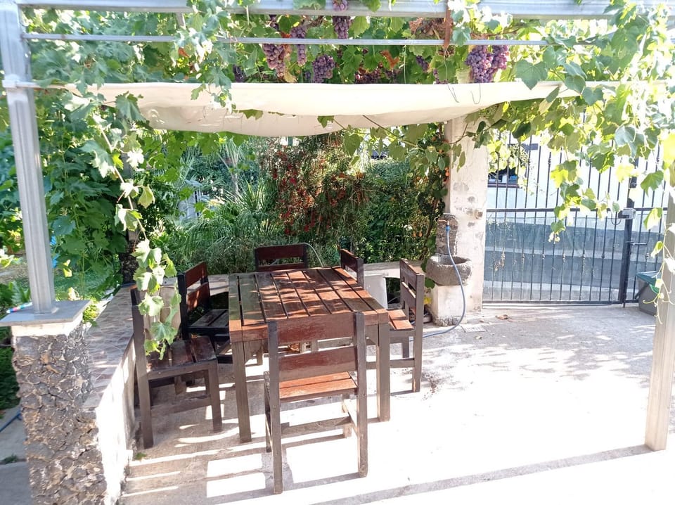 Balcony/Terrace, Dining area, Garden view