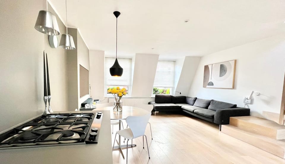 TV and multimedia, Living room, Dining area, Dinner
