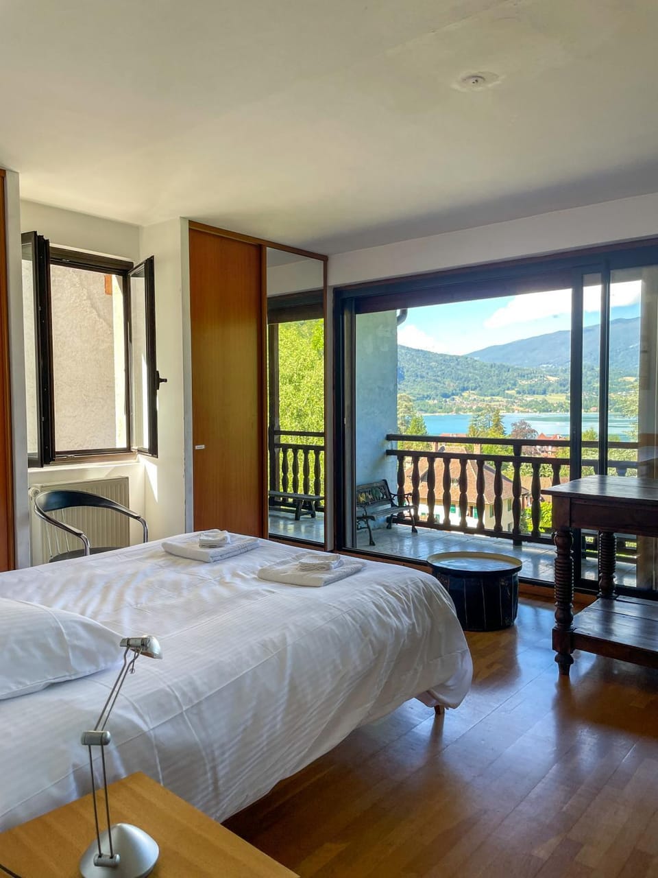 Bed, View (from property/room), Balcony/Terrace, Bedroom, Mountain view