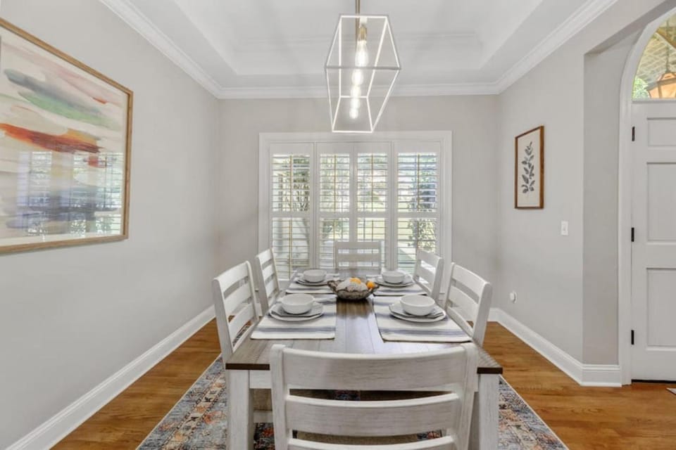 Seating area, Dining area