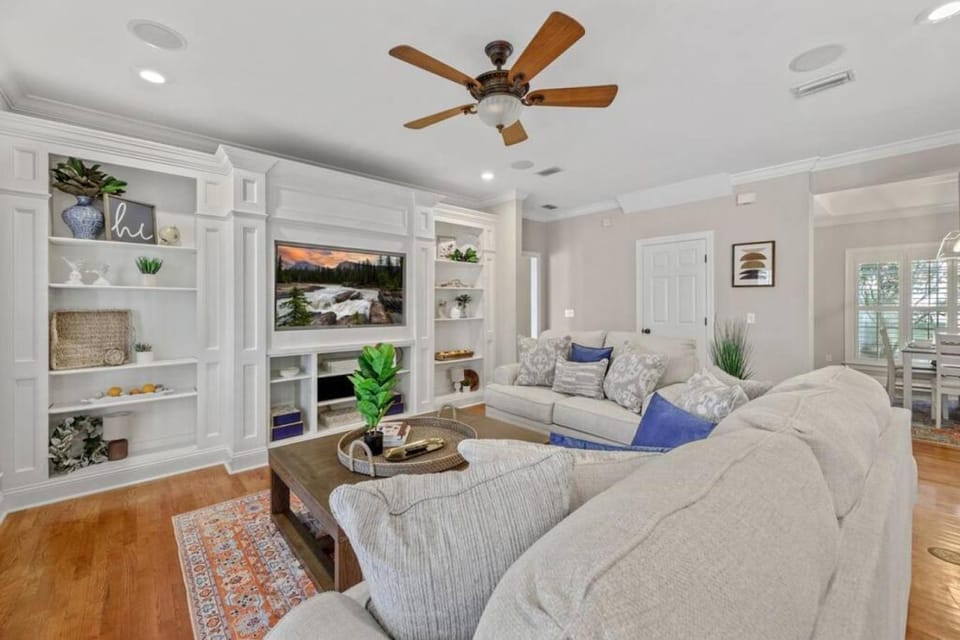TV and multimedia, Living room, fireplace