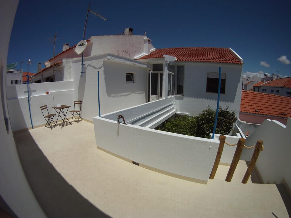 Facade/entrance, Balcony/Terrace