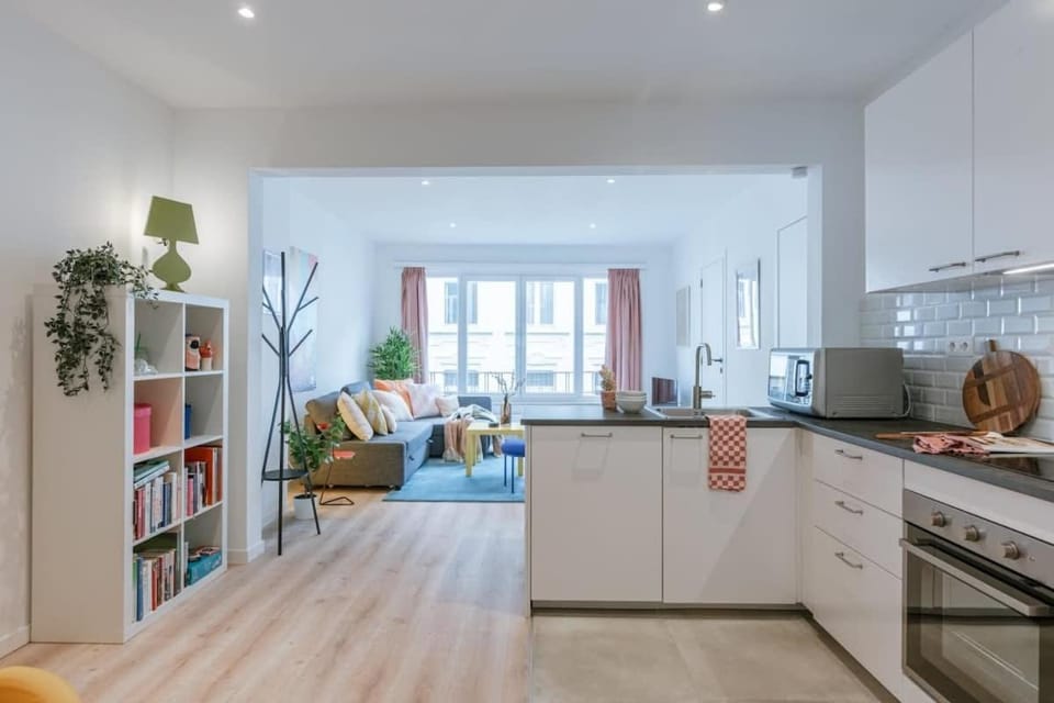 Kitchen or kitchenette, Dining area, dishwasher, oven, stove