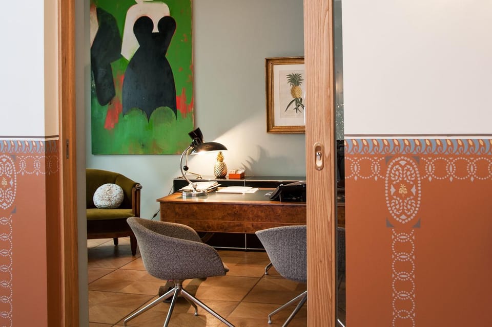 Lobby or reception, Decorative detail