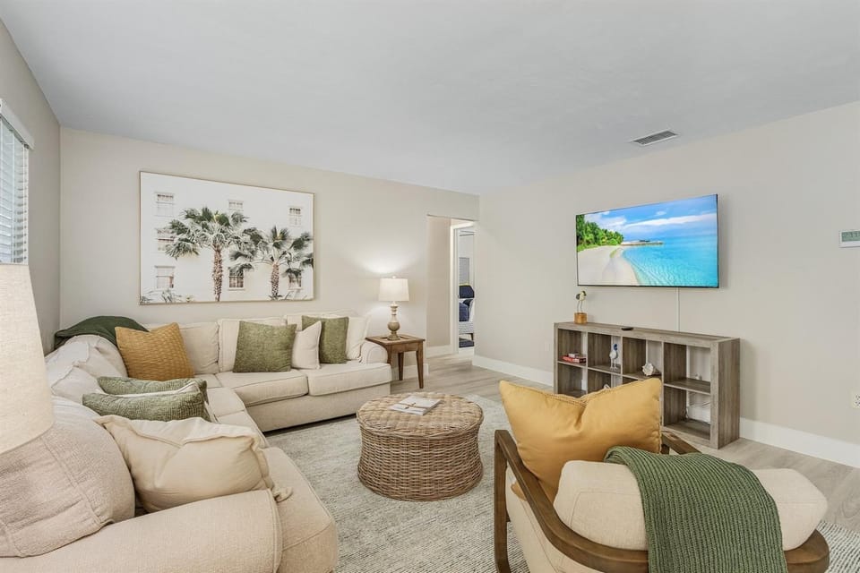 Naples Golf Front Luxe Home, Htd Pool, Golf Available at Quail Run House in Naples