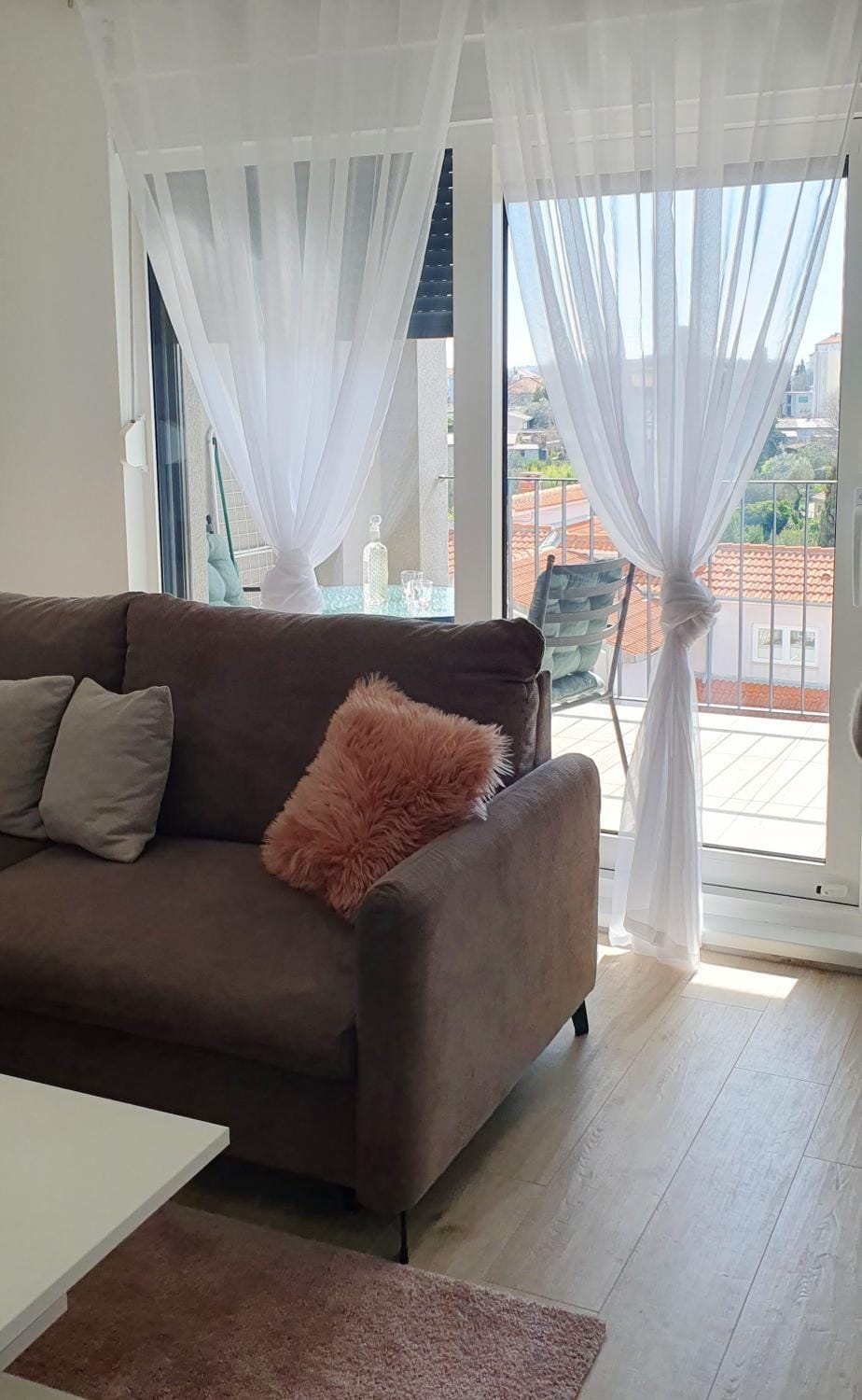 View (from property/room), Balcony/Terrace, Living room, Seating area