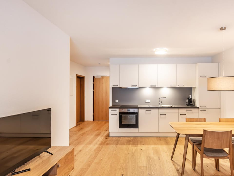 TV and multimedia, Kitchen or kitchenette, Dining area, dishwasher