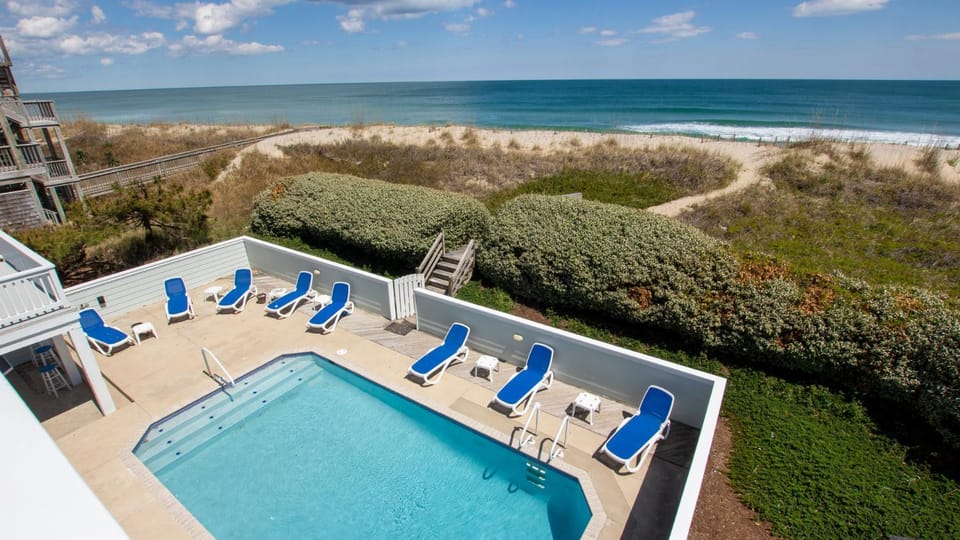 OCEANFRONT, Ocean Views, Pool, ELEV, H Tub, Dogs Welcome, CD1, A Great Place House in Duck