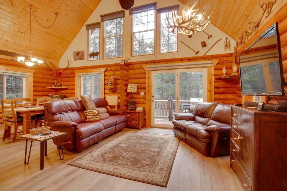 Donnelly Cabin w/ Private Deck: Near Lake Cascade! Cabin in Valley County