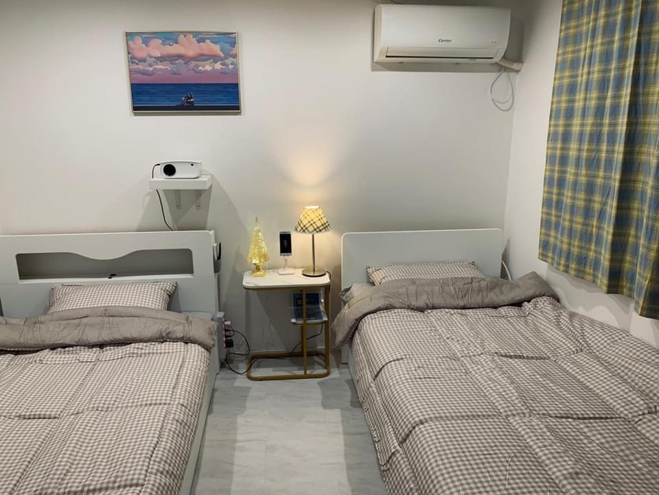 TV and multimedia, Photo of the whole room, Bedroom
