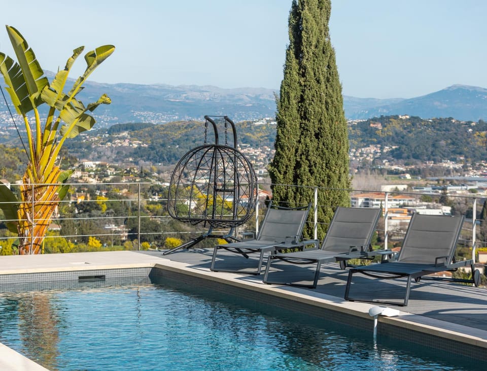 Superbe Villa vue Mer Époustouflante proche Cannes Villa in Mandelieu-La Napoule